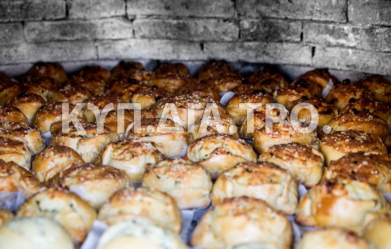 Φλαούνες στον παραδοσιακό φούρνο, Μένοικο 2014.φωτ: Παναγιώτης Γεωργίου